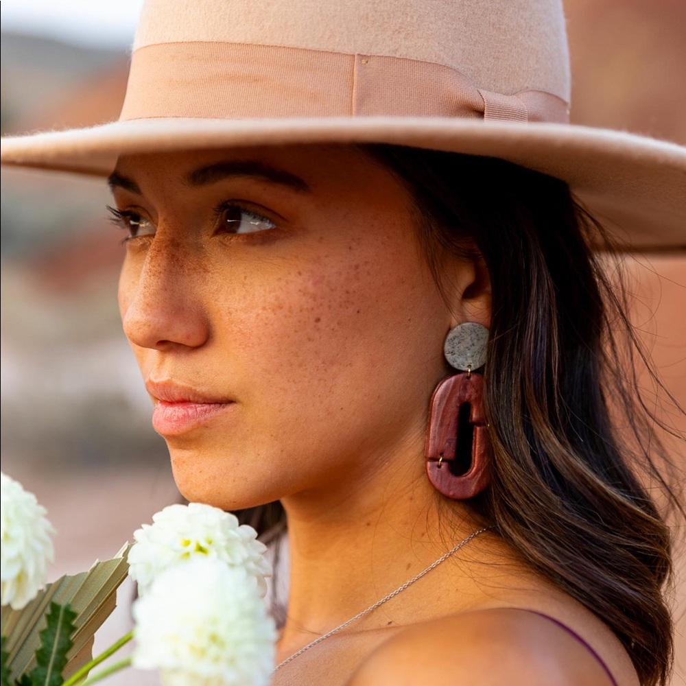 Meet your Posher, Mahealani